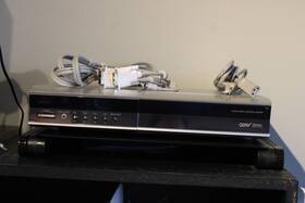 Avc76l Hitachi Hdmi Dvi Vga Audio Video Control Center // Powers On