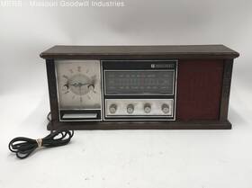 3973 J. C. Penney Jc Penncrest Am-fm Clock Radio Model
