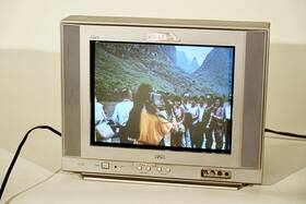 Av-iuf703 Jvc 80w Televison Screen Size 14in Diagonal 13.5in Tall 17inlong