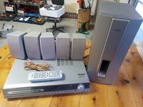 Dwm-2600 Sanyo 2004 Dvd Receiver Model With Speakers And Sub Remote Bundle