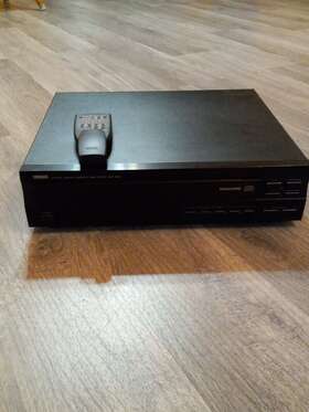 Cdc-502 Yamaha Cdc502 Natural Sound Compact Disc Player Holds Five Discs At A Time