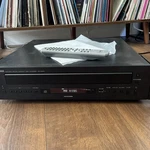 Yamaha Natural Sound Compact 5 Disc Changer CD-C600 With Remote. Fixed Price $175.00.